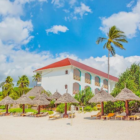 Ahg Sun Bay Mlilile Beach Hotel Матемве Экстерьер фото