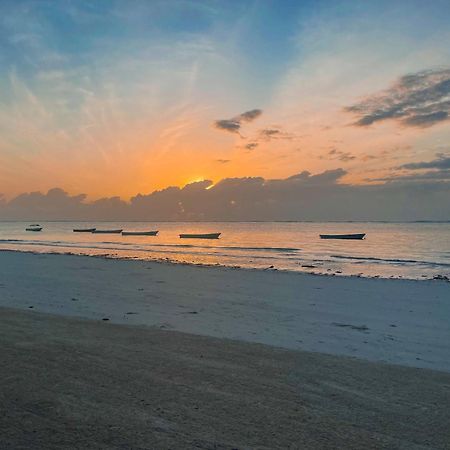 Ahg Sun Bay Mlilile Beach Hotel Матемве Экстерьер фото