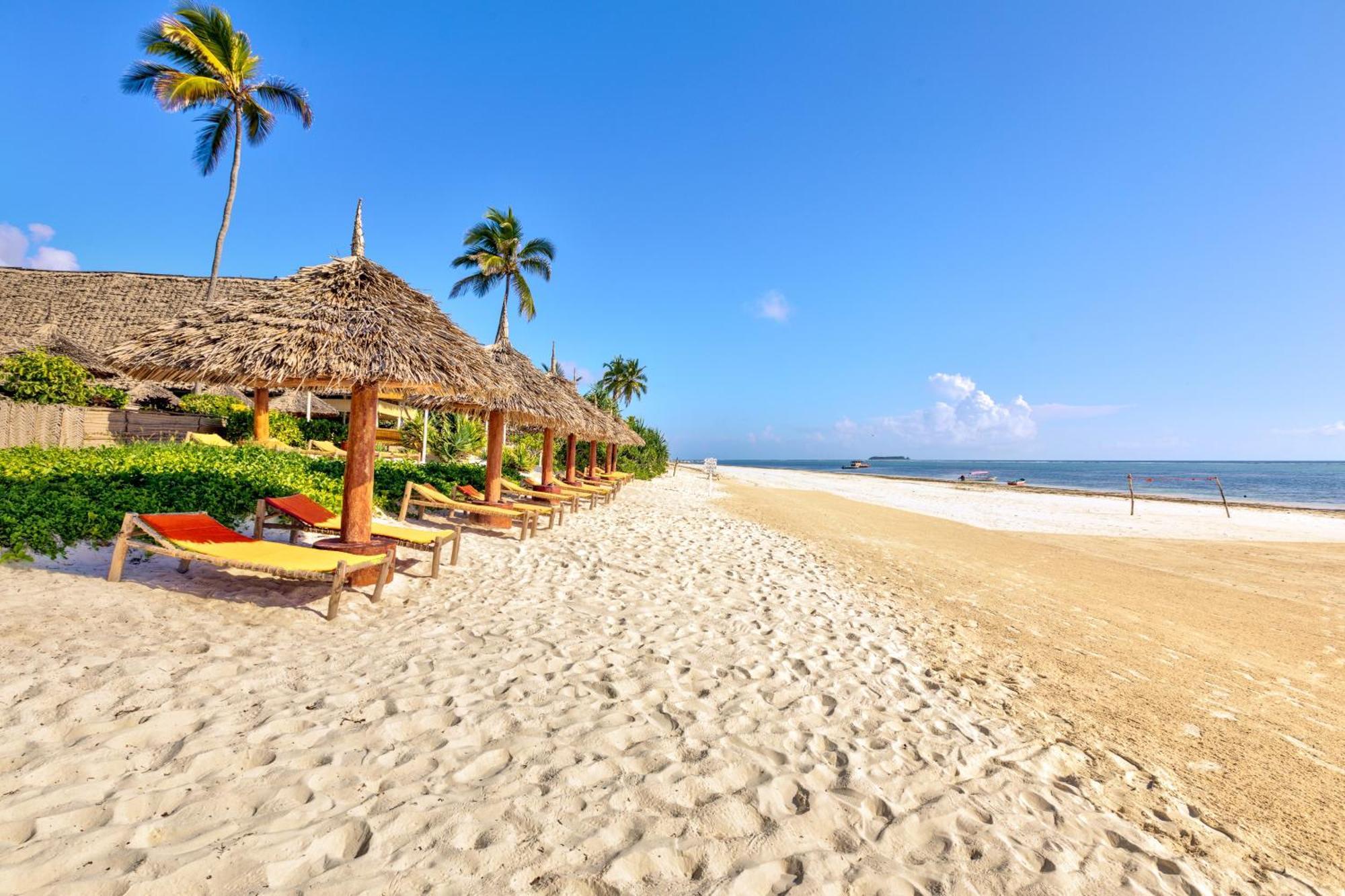 Ahg Sun Bay Mlilile Beach Hotel Матемве Экстерьер фото